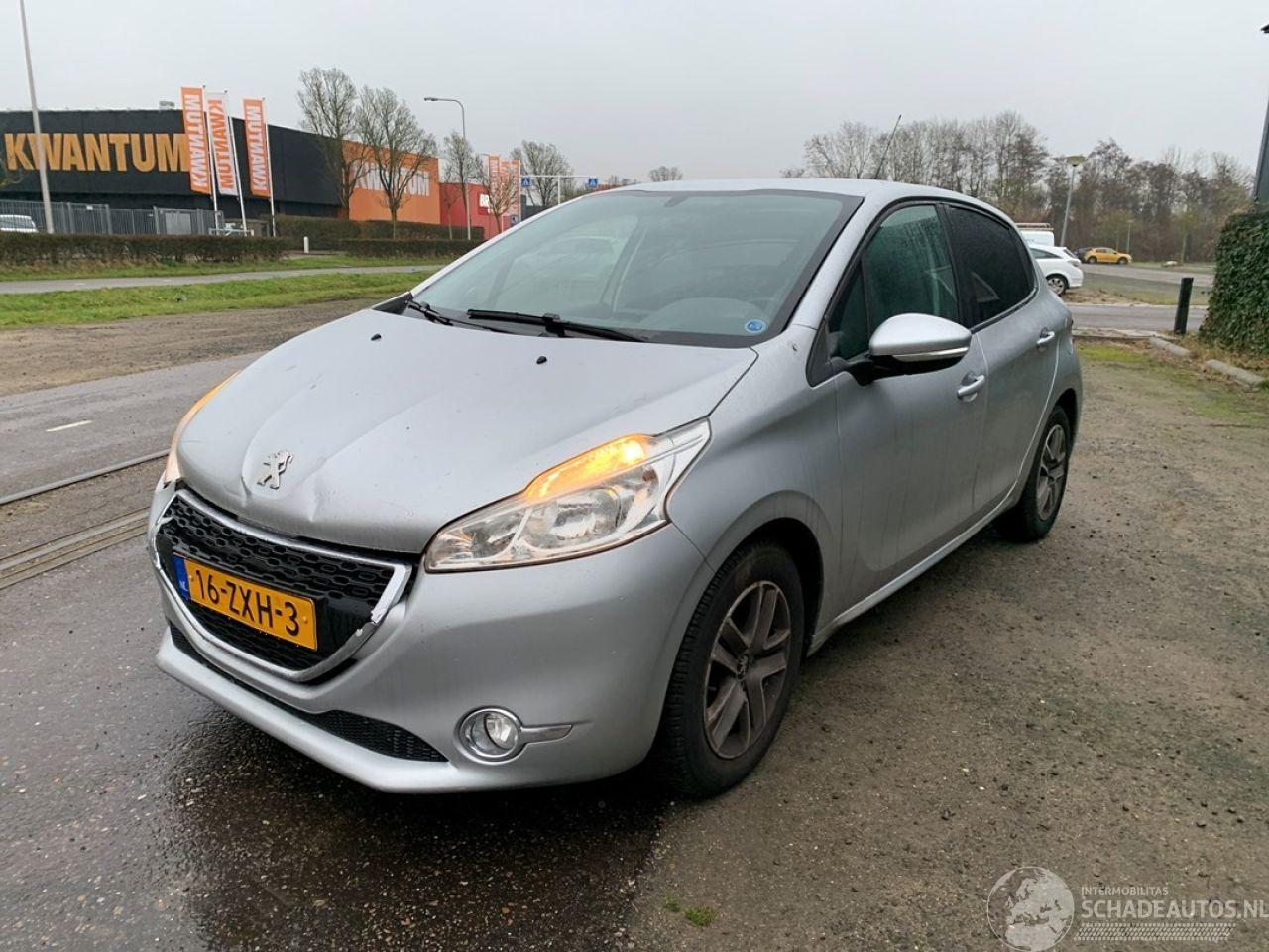 Peugeot 208 1.2 Vti 12V PureTech 82 Hatchback Benzine 1.199cc 60kW (82pk) FWD 2012-03/2019-12 (CAHMZ; CCHMZ) EB2F; HMZ