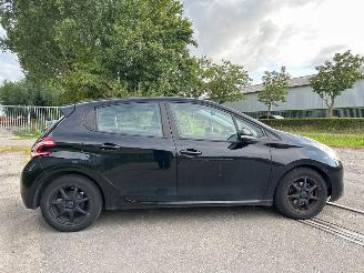 Peugeot 208 1.4 HDi Hatchback  Diesel 1.398cc 50kW (68pk) FWD 2012-03/2019-12 (CA8HP; CC8HP) DV4C; 8HP picture 4