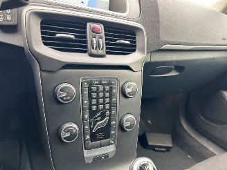 Volvo V-40 2.0 D2 16V Hatchback 4Dr Diesel 1.969cc 88kW (120pk) FWD 2015-02/2019-08 (MV74) D4204T8; B picture 24