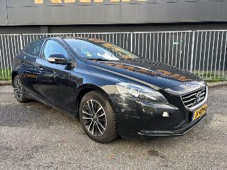 Volvo V-40 2.0 D2 16V Hatchback 4Dr Diesel 1.969cc 88kW (120pk) FWD 2015-02/2019-08 (MV74) D4204T8; B picture 9