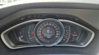 Volvo V-40 2.0 D2 16V Hatchback 4Dr Diesel 1.969cc 88kW picture 11