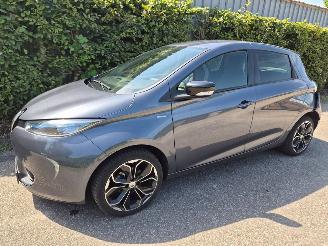 Unfallwagen Renault Zoé R110 ICON 41KWH met eigen accu 2019/10
