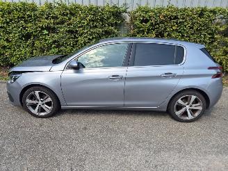 Peugeot 308 1.2 12V e-THP PureTech 130 picture 2