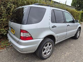 Mercedes M-klasse 270 2.7 CDI 20V picture 4