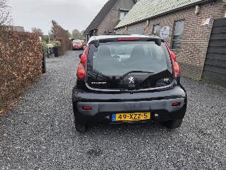 Peugeot 107 1.0 Active picture 4