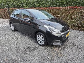 Vaurioauto  passenger cars Peugeot 208 PureTech Active 2018/3