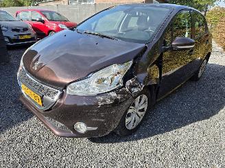 Peugeot 208  picture 6