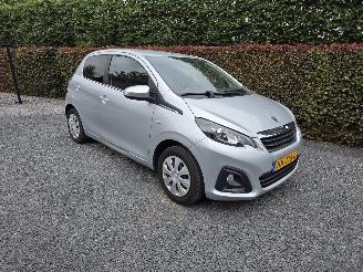 Vaurioauto  passenger cars Peugeot 108  2015/10