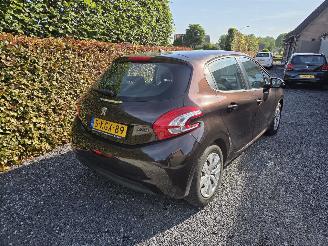 Peugeot 208 1.2 VTI Envy picture 4