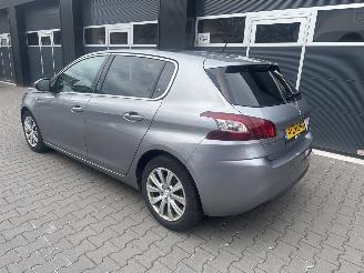 Peugeot 308 1.2 puretech style PANO picture 4