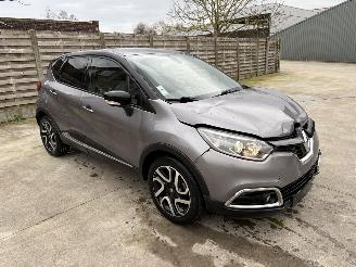 uszkodzony samochody osobowe Renault Captur 1.5 DCI 2015/8