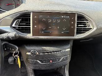 Peugeot 308 2 PHASE 2 1,5 picture 10