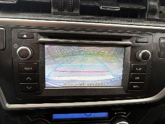 Toyota Auris 1.8i - 16V HYBRID picture 11