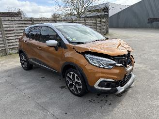 krockskadad bil auto Renault Captur 1.5 DCI 90 2019/6