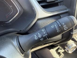 Renault Captur 1.6i - 16V SCE 145 E-TECH picture 13