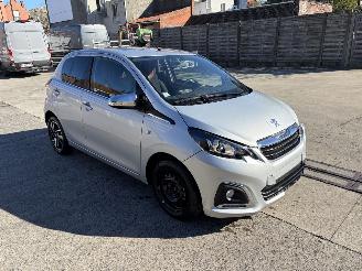 uszkodzony samochody osobowe Peugeot 108 1.0 VTI - 12V 2019/10