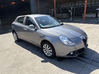 Damaged car Alfa Romeo Giulietta 1.6 JTD - 16V TURBO MULTIJET 2017/10