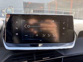 Peugeot 208 II 1.2I PURETECH 12V picture 10