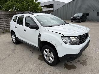 Vaurioauto  passenger cars Dacia Duster 2 PHASE 1 1.0i - 12V TURBO TCE 90 2021/3