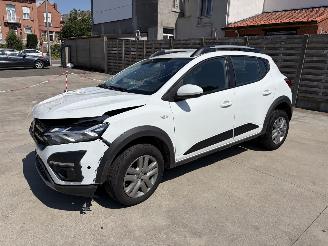 Damaged car Dacia Sandero STEPWAY 1.0i - 12V TURBO TCE 90 2020/10