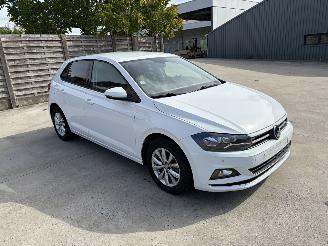 skadebil auto Volkswagen Polo 6 PHASE 1 1.0 TSI - 12V TURBO 2018/10