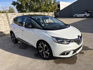 krockskadad bil auto Renault Scenic BOSE 1.5 DCI - 8V TURBO 2018/9