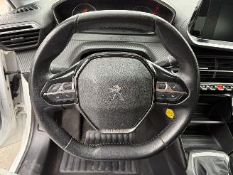 Peugeot 208 II 1.2 VTi picture 11