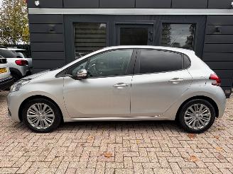 krockskadad bil auto Peugeot 208 1.2 PureTech Style 5 deurs | Navi Lm-velgen Pdc 2016/3