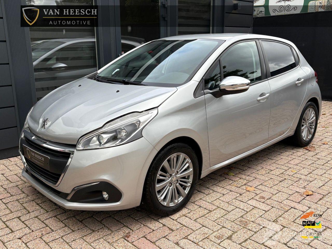 Peugeot 208 1.2 PureTech Style 5 deurs | Navi Lm-velgen Pdc