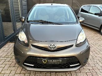 krockskadad bil auto Toyota Aygo 1.0 VVT-i Aspiration 5 deurs | Airco LED Facelift 2013/3