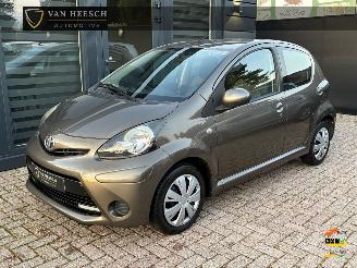 Vaurioauto  passenger cars Toyota Aygo 1.0 VVT-i Aspiration 5 deurs | Airco LED Facelift 2013/3