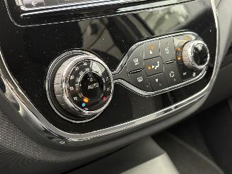 Renault Captur 1.2 TCE AUTOMAAT | NAP | DEALER ONDERHOUDEN | SCHADEVRIJ picture 15