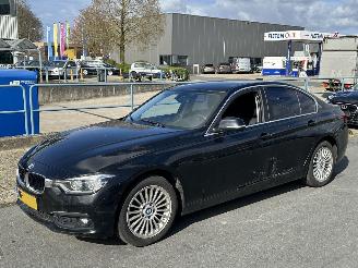 damaged passenger cars BMW 3-serie 318i Luxury 2016/1