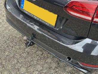 Volkswagen Golf 2.0TDI R-Line picture 4