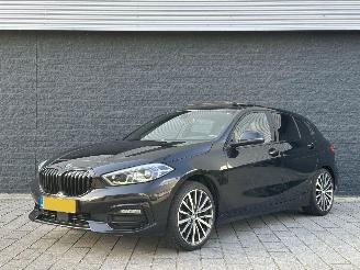 uszkodzony samochody osobowe BMW 1-serie 120d xDrive High Executive Edition 2020/4