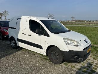 Unfallwagen Peugeot Partner 120 1.6 e-HDI L1 XT Profit + 2Tronic 2012/1