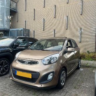 Unfallwagen Kia Picanto 1.2 Comfort line Panorama Key Less 2012/1