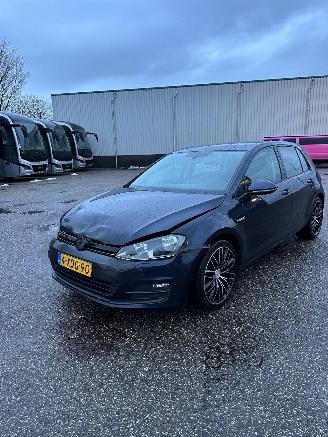 Vaurioauto  passenger cars Volkswagen Golf 1.6 TDI Comfortline BlueMotion 2014/7