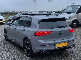 Volkswagen Golf 1.5 eTSI R-Line PANO/AUTOMAAT picture 6