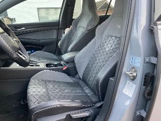 Volkswagen Golf 1.5 eTSI R-Line PANO/AUTOMAAT picture 10