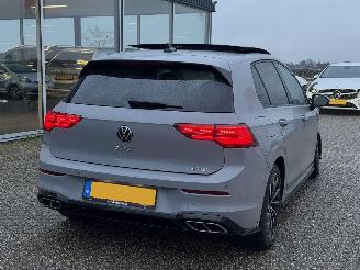 Volkswagen Golf 1.5 eTSI R-Line PANO/AUTOMAAT picture 4