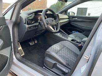 Volkswagen Golf 1.5 eTSI R-Line PANO/AUTOMAAT picture 11