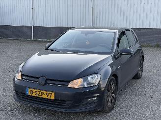uszkodzony samochody osobowe Volkswagen Golf 7 1.6TDI Highline BlueMotion 2014/1