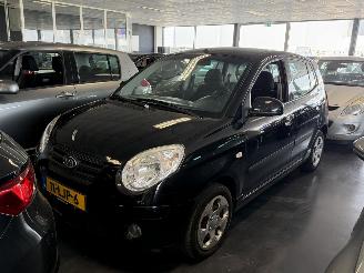 krockskadad bil auto Kia Picanto 1.0 Seven AIRCO/NAP 2010/4