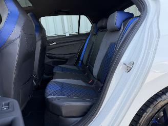 Volkswagen Golf 2.0 TSI R 4Motion PANO/AKRA picture 13
