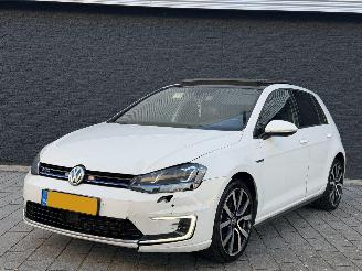 skadebil auto Volkswagen Golf GTE PANO/AUTOMAAT/LEER 2015/2