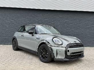 skadebil auto Mini Cooper 1.5 Automaat/Pano full option 2022/11