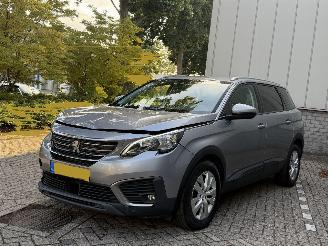 Avarii autoturisme Peugeot 5008 1.2 Benzine 7persoons 2018/8