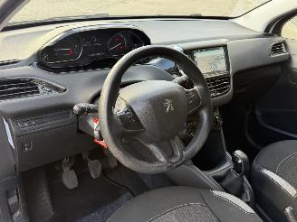 Peugeot 208 1.2 benzine FACELIFT picture 12