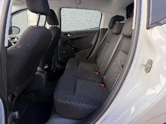 Peugeot 208 1.2 benzine FACELIFT picture 11
